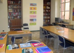 La biblioteca è il luogo perfetto per migliorare il tuo italiano nella scuola Madrelingua!