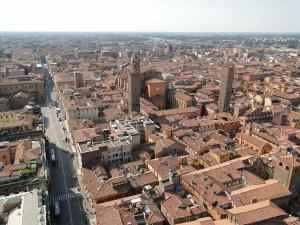 Vista di Bologna, la città ideale per imparare e studiare italiano e la cultura italiana!